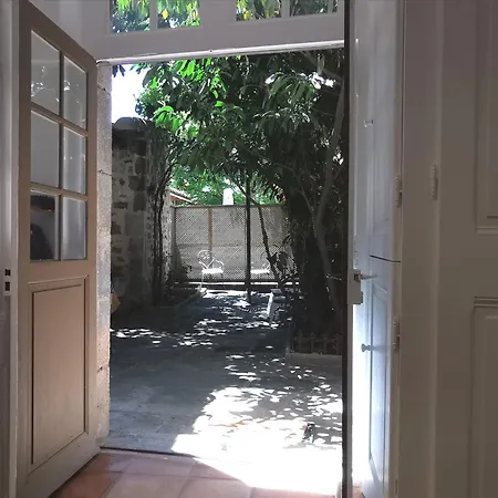 Cocon Au Coeur Du Puy-en-velay Avec Cour Privee Et Wifi - Fr-1-582-325 Lägenhet *