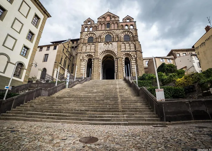 Cocon Au Coeur Du Puy-en-velay Avec Cour Privee Et Wifi - Fr-1-582-325 Apartment *