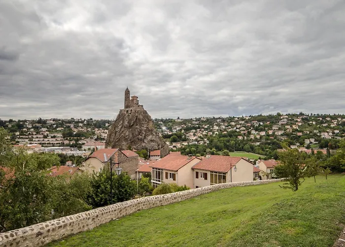 Cocon Au Coeur Du Puy-en-velay Avec Cour Privee Et Wifi - Fr-1-582-325 Apartment Le Puy-en-Velay